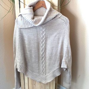 Turtle neck kaftan sweater